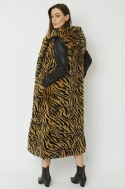 JAYLEY Animal Print Shania Faux Fur Long Length Hooded Gilet -Deals Fabulous Women Wear Store jayley animal print shania faux fur long length hooded gilet p6203 69967 image