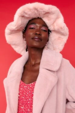 JAYLEY Baby Pink Faux Fur Oversized Hat
