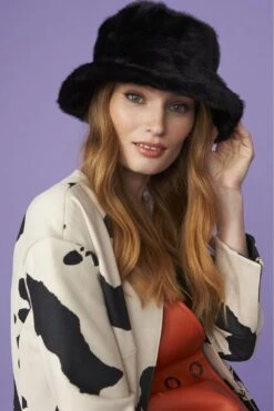 JAYLEY Black Faux Fur Bucket Hat