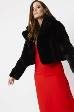 JAYLEY Black Faux Fur Cropped Coat 8 JAYLEY Black Faux Fur Cropped Coat -Deals Fabulous Women Wear Store jayley black faux fur cropped coat p4362 60240 image