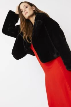 JAYLEY Black Faux Fur Cropped Coat 9 JAYLEY Black Faux Fur Cropped Coat -Deals Fabulous Women Wear Store jayley black faux fur cropped coat p4362 60241 image