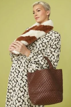 JAYLEY Brown And White Faux Fur Barber Style Scarf -Deals Fabulous Women Wear Store jayley brown and white faux fur barber style scarf p13196 89411 image