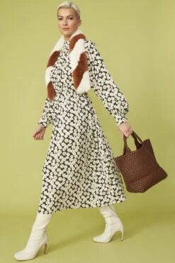 JAYLEY Brown And White Faux Fur Barber Style Scarf -Deals Fabulous Women Wear Store jayley brown and white faux fur barber style scarf p13196 89412 image