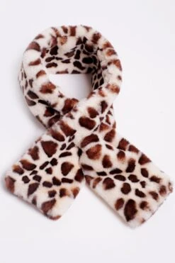 JAYLEY Cream Leopard Print Faux Fur Scarf -Deals Fabulous Women Wear Store jayley cream leopard print faux fur scarf p4647 61454 image