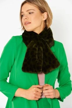 JAYLEY Green Leopard Print Faux Fur Scarf -Deals Fabulous Women Wear Store jayley green leopard print faux fur scarf p4645 61448 image