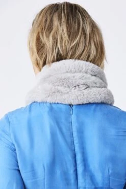 JAYLEY Grey Faux Fur Scarf -Deals Fabulous Women Wear Store jayley grey faux fur scarf p10478 54716 image