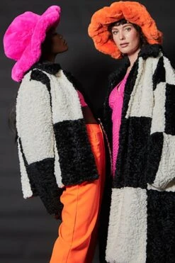 JAYLEY Hot Pink Faux Fur Oversized Hat -Deals Fabulous Women Wear Store jayley hot pink faux fur oversized hat p12658 85783 image