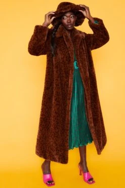 JAYLEY Leopard Print Faux Fur Oversized Hat -Deals Fabulous Women Wear Store jayley leopard print faux fur oversized hat p10891 76098 image