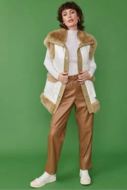JAYLEY Limited Edition Oversized Shearling Gilet -Deals Fabulous Women Wear Store jayley limited edition oversized shearling gilet p10743 75046 image