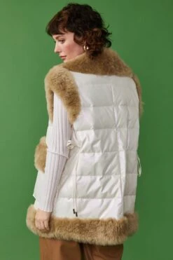 JAYLEY Limited Edition Oversized Shearling Gilet -Deals Fabulous Women Wear Store jayley limited edition oversized shearling gilet p10743 75047 image