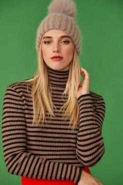 JAYLEY Luxury Faux Fur Pom Pom Beanie Hat