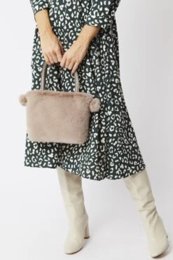 JAYLEY Mocha Faux Fur Bag -Deals Fabulous Women Wear Store jayley mocha faux fur bag p4938 63042 image