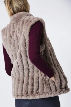 JAYLEY Mocha Faux Fur Gilet -Deals Fabulous Women Wear Store jayley mocha faux fur gilet p3677 57578 image