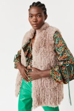 JAYLEY Mocha Hand Knitted Faux Fur Gilet -Deals Fabulous Women Wear Store jayley mocha hand knitted faux fur gilet p3970 77749 image