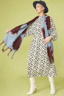 JAYLEY Oversized Blue Coloured Cashmere And Wool Scarf -Deals Fabulous Women Wear Store jayley oversized blue coloured cashmere and wool scarf p12919 87651 image