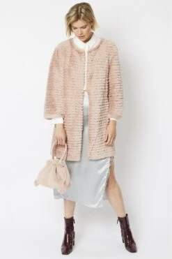 JAYLEY Pink Faux Fur Bag -Deals Fabulous Women Wear Store jayley pink faux fur bag p4945 63059 image