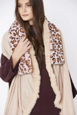 JAYLEY Pink Leopard Print Faux Fur Scarf -Deals Fabulous Women Wear Store jayley pink leopard print faux fur scarf p4649 61461 image