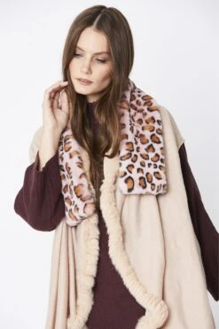JAYLEY Pink Leopard Print Faux Fur Scarf -Deals Fabulous Women Wear Store jayley pink leopard print faux fur scarf p4649 61462 image