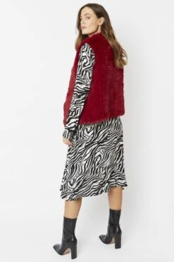 JAYLEY Red Hand Knitted Faux Fur Gilet -Deals Fabulous Women Wear Store jayley red hand knitted faux fur gilet p3748 57892 image